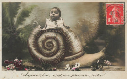 Surréalisme * Carte Photo Photo Montage * Bébé Dans Coquille Escargot * Snail * 1908 * Photographie Photographe - Photographie