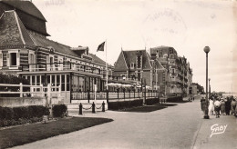 Cabourg * Rue Et Hôtel Des Ducs De Normandie * Villa - Cabourg