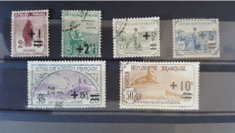 Timbre Serie Orphelins Numero 162/67 Oblitéré , Bon Centrage , Cote 49 Euros - Used Stamps