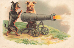 Chiens Humanisés * CPA Illustrateur * Le Tir Au Canon ! * Chien Dog Dogs * Dos 1900 - Perros