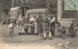 Près Vizille * 1906 * Une Fête Chez Les Tziganes * Romanichels Gitans Gitanos Roulotte - Vizille