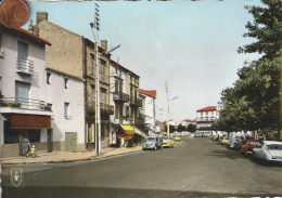 63  - Carte Postale Semi Moderne  De   AUBIERE  Place Des Ramacles - Aubiere