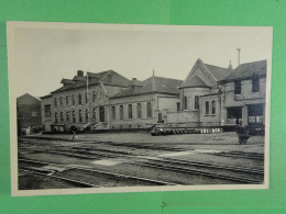 Usines Métallurgiques Du Hainaut Couillet Cour Et Entrée De  Hôpital - Charleroi