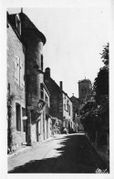 Vézelay * Rue * Vieilles Maisons Et La Basilique De La Madeleine - Vezelay