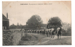 POMPADOUR (19) - PALEFRENIERS EN PROMENADE (NOUVELLE TENUE) - HIPPISME / COURSES - METIER - Arnac Pompadour