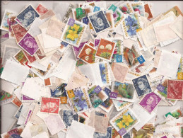 (ANG225) The Packets Of - AUSTRALIA Stamps (60 Grams) Lot 1 - Collections (sans Albums)