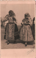 ROUMANIE - Carte Photo De Deux Roumaines En Costumes Traditionnels - Carte Postale Ancienne - Romania