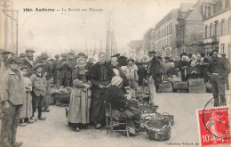 Audierne * Place Et Le Marché Aux Poissons * Foire Marché Coiffe - Audierne