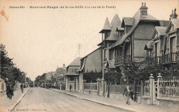 Deauville * Le Boulevard Mauger * De La Rue Oliffe à La Rue De La Poste * Villas - Deauville