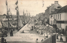 Port En Bessin * Le Quai Félix Faure * Défilé Procession Fête Locale - Port-en-Bessin-Huppain