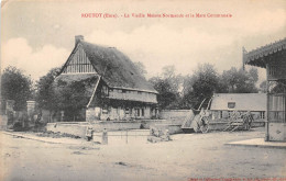 ROUTOT - La Vieille Maison Normande Et La Mare Communale - Routot