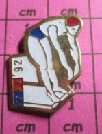 2617 Pin's Pins / Beau Et Rare / SPORTS / NATATION TF1 1992 JEUX OLYMPIQUES - Nuoto