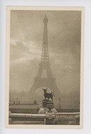 Paris...  En Flanant : La Tour Eiffel (le Trocadéro, Le Taureau) Cp Vierge N°24 Série N°2 - Tour Eiffel