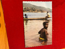 AFRIQUE JEUNE FILLE AU BAIN SEINS NUS - Afrika