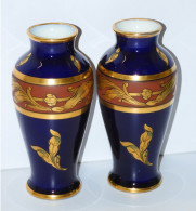 -PAIRE DE VASES PORCELAINE De LIMOGES ORFEBRERIA AWEZIN Bleu De FOUR & Dorures   E - Limoges (FRA)