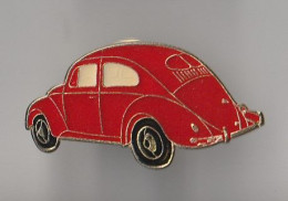 PIN'S THEME AUTOMOBILE VOLKSWAGEN  COCCINELLE  ROUGE - Volkswagen