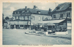 Pont L'évêque * La Place Du Calvaire * Hôtel Du Lion D'or - Pont-l'Evèque