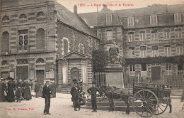 Vire * Place * L'hôtel De Ville Et Le Théâtre * Salle De Spectacle * Attelage - Vire