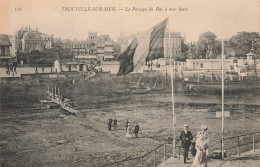 Trouville Sur Mer * Le Passage Du Bac à Marée Basse - Trouville