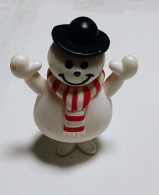 Figurine Monsieur Madame McDonald's Année 2018 Made In China Mr Bonhomme De Neige Mr Snowman En TB.Etat - Sonstige & Ohne Zuordnung