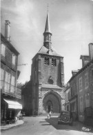 St Martin Valmeroux * Rue Et Place De L'église * Automobile Voiture Ancienne - Andere & Zonder Classificatie