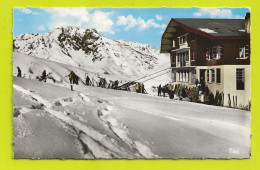 65 VALLEE D'AURE SAINT LARY N°4124 Gare Supérieure Du Téléphérique Au Pla D'Adet Massif De L'ARBIZON Skieurs En 1963 - Vielle Aure