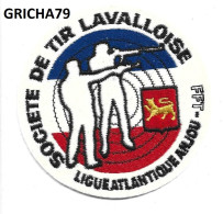 ECUSSON - FEDERATION FRANCAISE DE TIR  - SOCIETE DE TIR LAVALLOISE - LIGUE ATLANTIQUE ANJOU - Patches