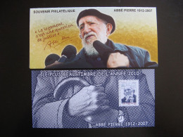 A). TB B.F. Souvenir N°66 : Abbé Pierre 1912-2007, Avec Encart, Neuf XX. - Blocs Souvenir