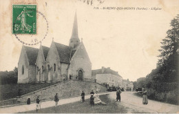 St Rémy Des Monts * Plca Et église Du Village * Enfants Villageois - Andere & Zonder Classificatie