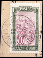 MADAGASCAR - 1929 - TàD Simple Cercle "TANANARIVE / MADAGASCAR " Sur Yv.136 30c Vert & Lilas Sur Fragment - TB - Gebruikt