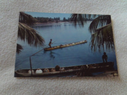 BELLE CARTE "L'AFRIQUE EN COULEURS....TRANSPORT EN PIROGUE".. - Non Classés