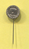 Parachutting - Championship Of  Yugoslavia Sarajevo, Vintage Pin Badge Abzeichen - Paracadutismo