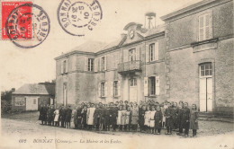 Bonnat * Les écoles Et La Mairie * Enfant école Groupe Scolaire élèves écoliers * Villageois - Andere & Zonder Classificatie