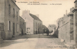 St Vougay * La Rue Principale Du Village * Attelage - Andere & Zonder Classificatie