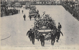 CPA 62 CALAIS LES OBSEQUES DES VICTIMES DU PLUVIOSE A CALAIS COURONNE DE LA VILLE DE CALAIS - Calais