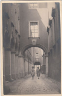 C9983) ÖSTERREICH - Tolle Alte FOTO AK - Gasse Mit Torbogen U. Frauen - Original FOTO AK MELK - Melk