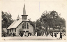 Tharon Plage * Place Et La Chapelle * Jour De Messe - Tharon-Plage