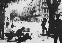 Photo Repro. - Marseille Les Combattants De La Résistance Contrôlent Un Carrefour - TBE - War, Military