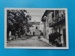 82) Réalville - N°1 - (carte Photo) - La Place Et Le Clocher - Année: 1956 - EDIT: Poux - Realville