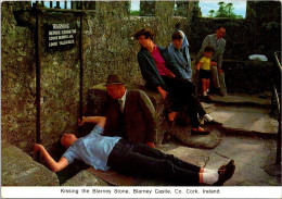 (3 R 50) Ireland - Kissing The Blarney Stone - Cork