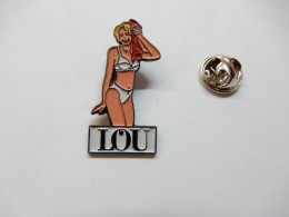 Beau Pin's En Relief , Pin Up , Lingerie Marque Lou - Pin-ups