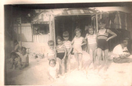 CARTE PHOTO - Plage - Beau Plan - Bar Publicité Bière LA MEUSE - Avec Tous Les Prénoms Des ENFANTS En Maillot De Bain - Genealogia