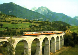 Carte Postale > Train > Les Caractéristiques Sont En Gros Sur La 3 Ième Images  >  Réf: T V 15/30 > - Ouvrages D'Art