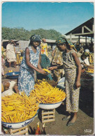 Old Used Postcard - Market Scene In Africa - Afrika