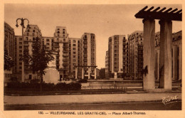 Villeurbanne - Les Gratte Ciel - La Place Albert Thomas - Architecture - Villeurbanne