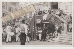 Région Languedoc-Rousillon - Une Fête Devant Le Syndicat D'Initiative à Localiser ( Photo Format Cpa ) 1/2 - Languedoc-Roussillon