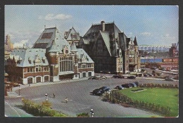 Québec Cité - Gare Union Et Bureau De Poste - Union Station And Post Office - Un Coin A été Pliée Inférieur Gauche - Québec - La Cité