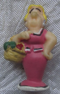 Collection Astérix - Mini Plastoy Bonemine - Hauteur 2,9 Cm  (ca) - Astérix & Obélix