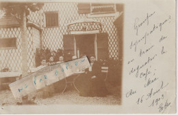 LE MEE Sur SEINE -  Un Groupe Dégustant Le Café En 1903   ( Carte Photo ) - Le Mee Sur Seine