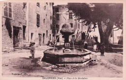 Salernes - Fontaine    -  Place Revolution - CPA °J - Salernes